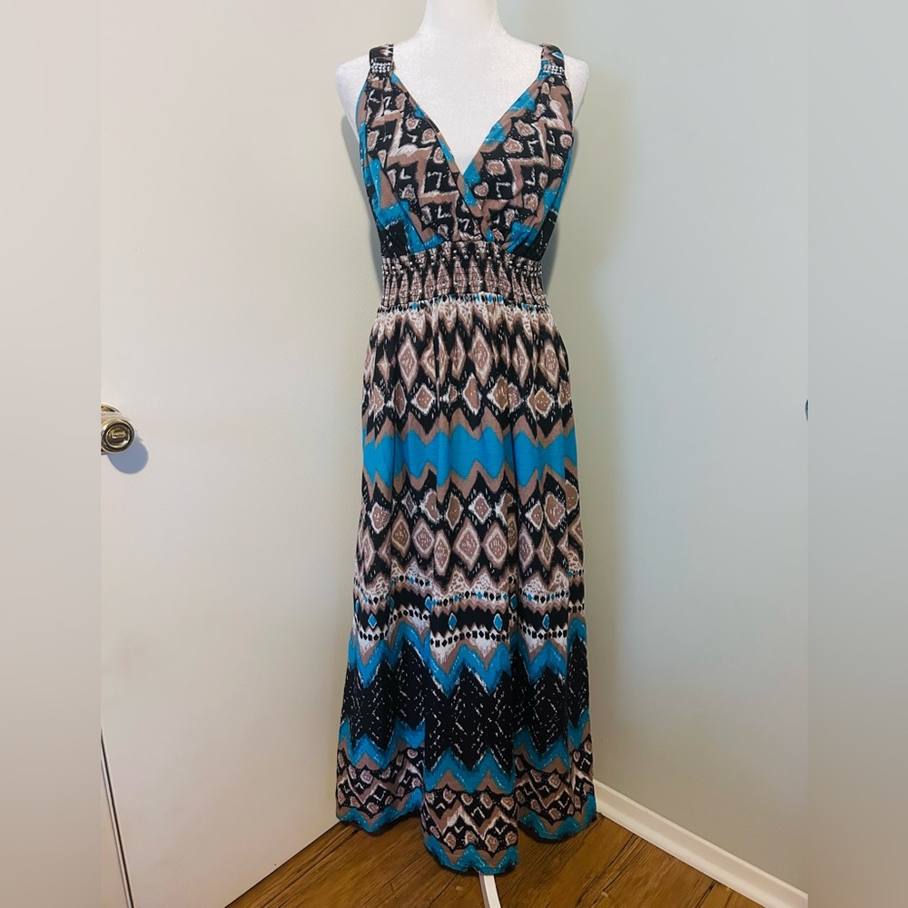 Cassee’s Blue and Black Patterned Maxi Dress,with smocked front and back.Size 1X